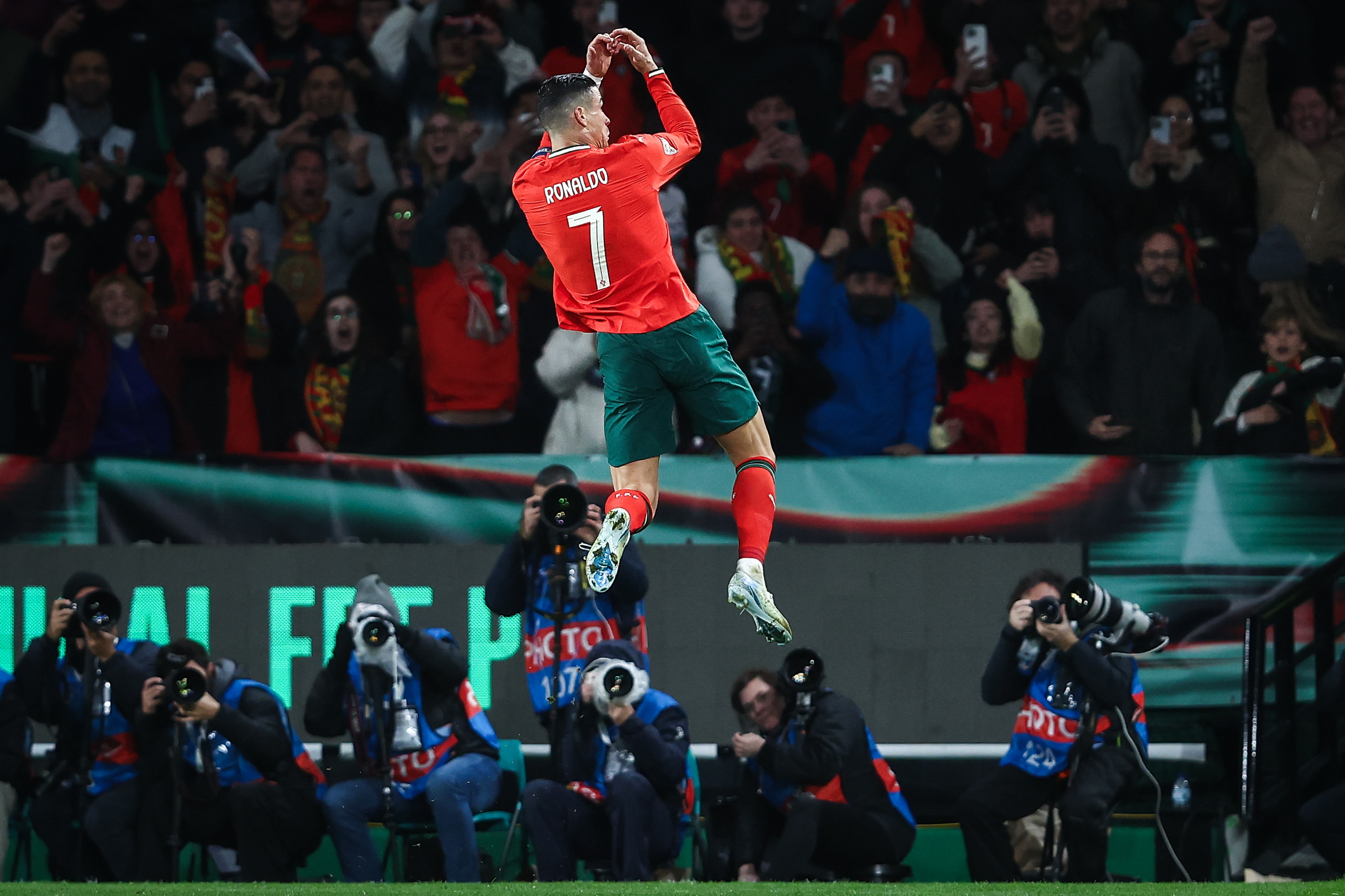 PG平台-包含瑞典胜挪威，晋级欧国联半决赛的词条