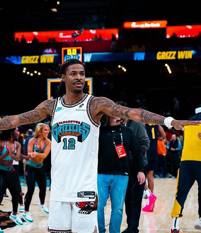 雄鹿B队翻盘美国男篮，莫兰特爆发神勇的简单介绍