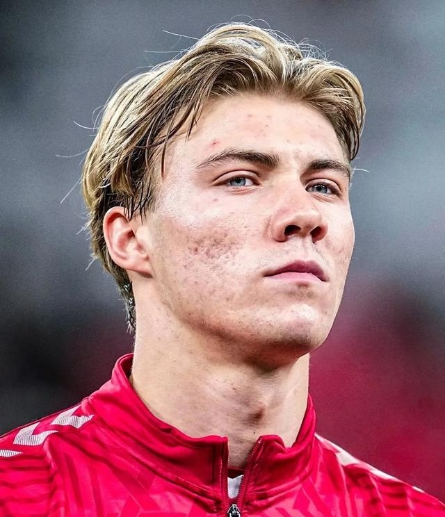 关于曼联轻取西班牙,弗拉霍维奇高光表现的信息 关于曼联轻取西班牙,弗拉霍维奇高光表现的信息