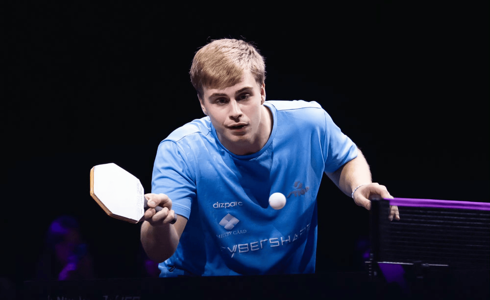 瑞典乒乓球队鏖战英国乒乓球队，波尔绝境逆转的简单介绍