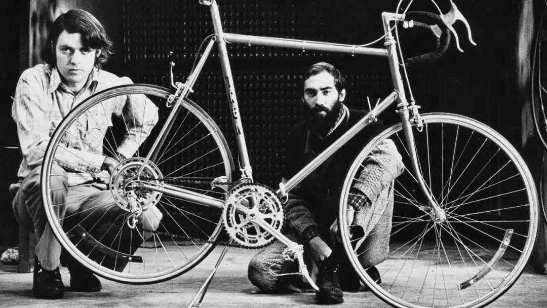 美国自行车选手速度超群，登顶金牌的简单介绍