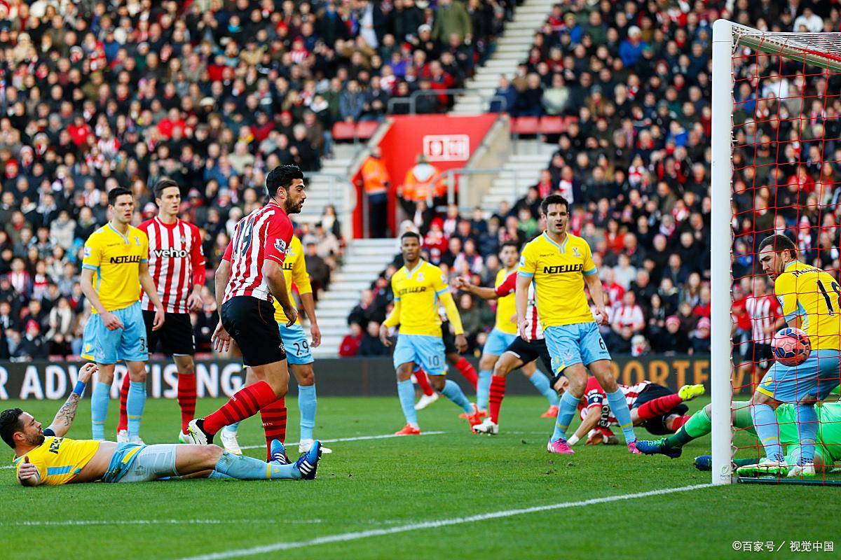 关于沙尔克客场战平奥格斯堡，难得一分的信息