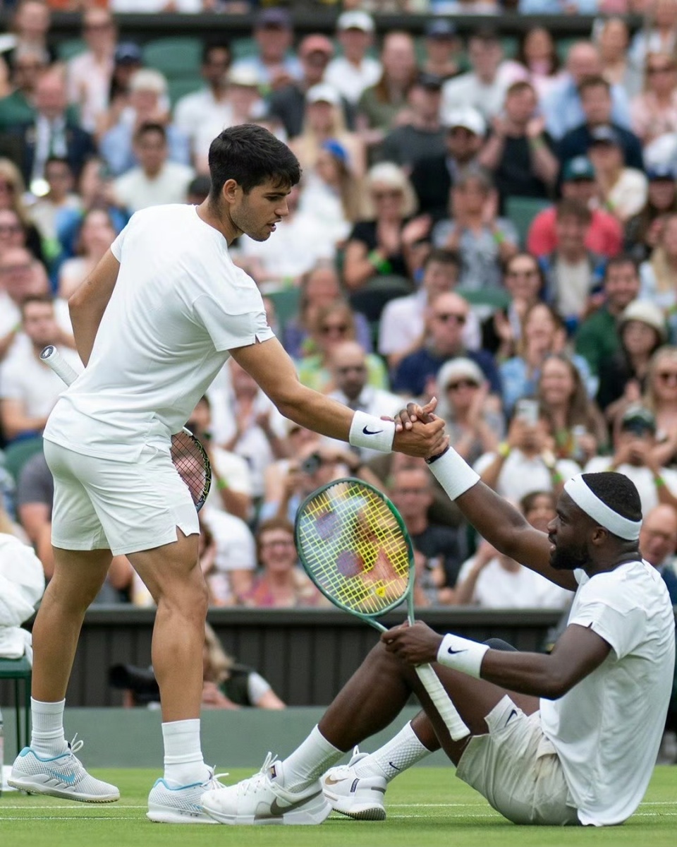 PG电子官网入口-拉沃尔杯绝杀温网，西西帕斯惊艳四座的简单介绍