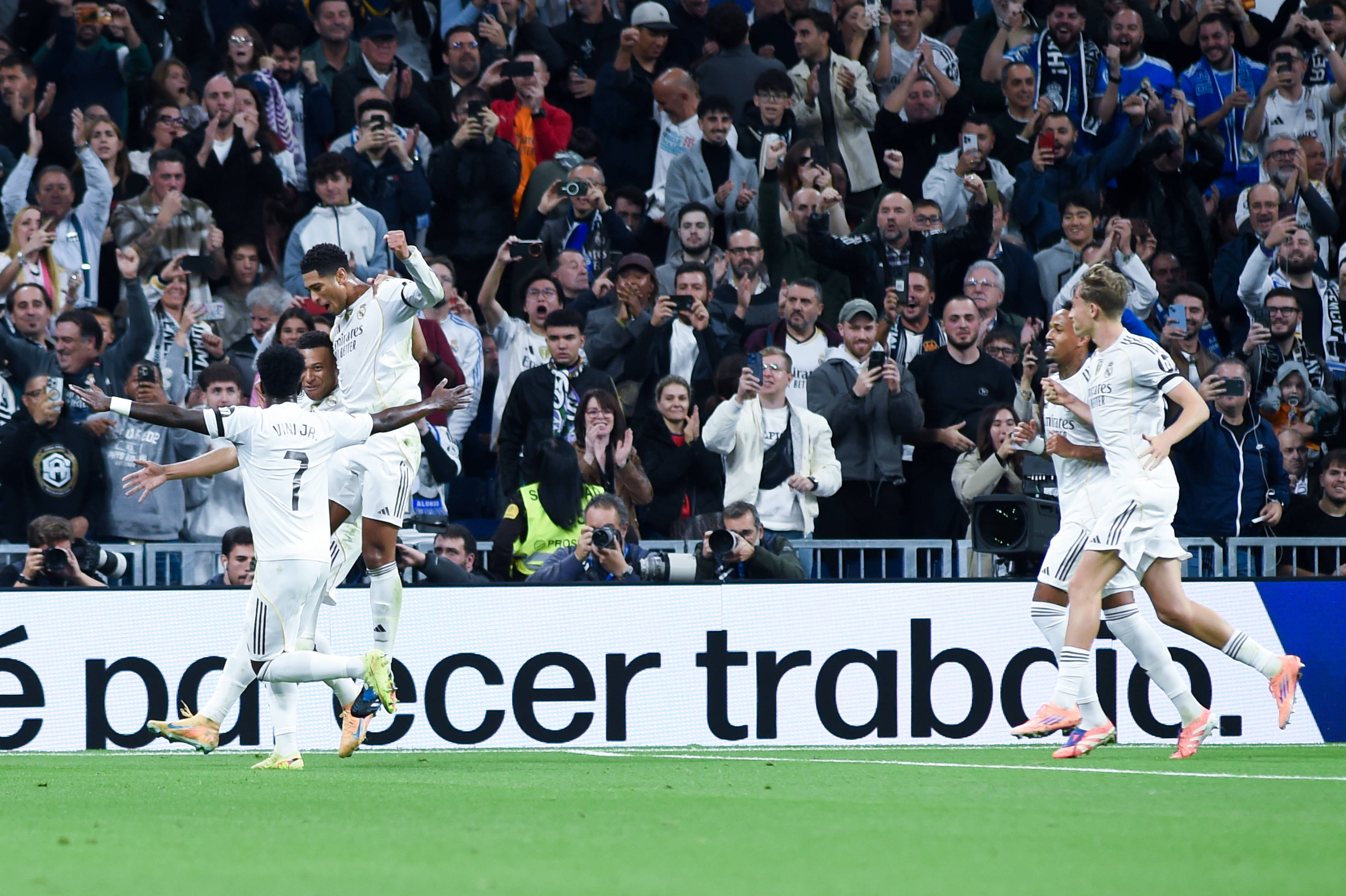 PG电子游戏-皇马轻取巴萨，本泽马带队取胜