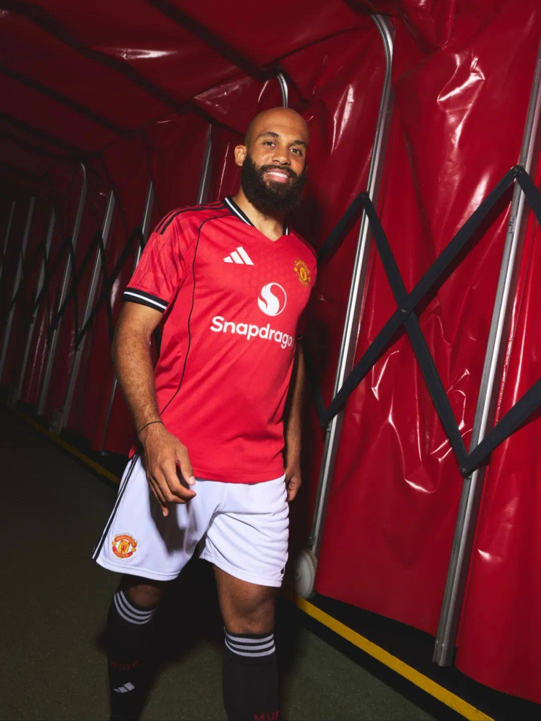 曼联碾压里昂，萨拉赫高光表现