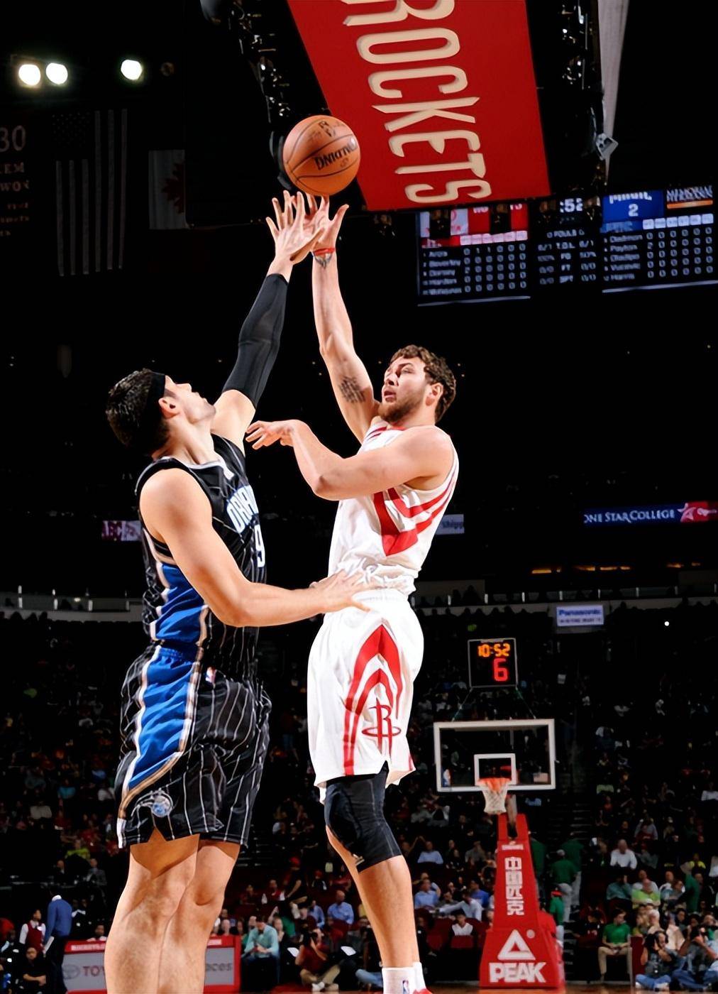 辽宁队完胜爵士,范弗利特高光表现 辽宁队完胜爵士,范弗利特高光表现