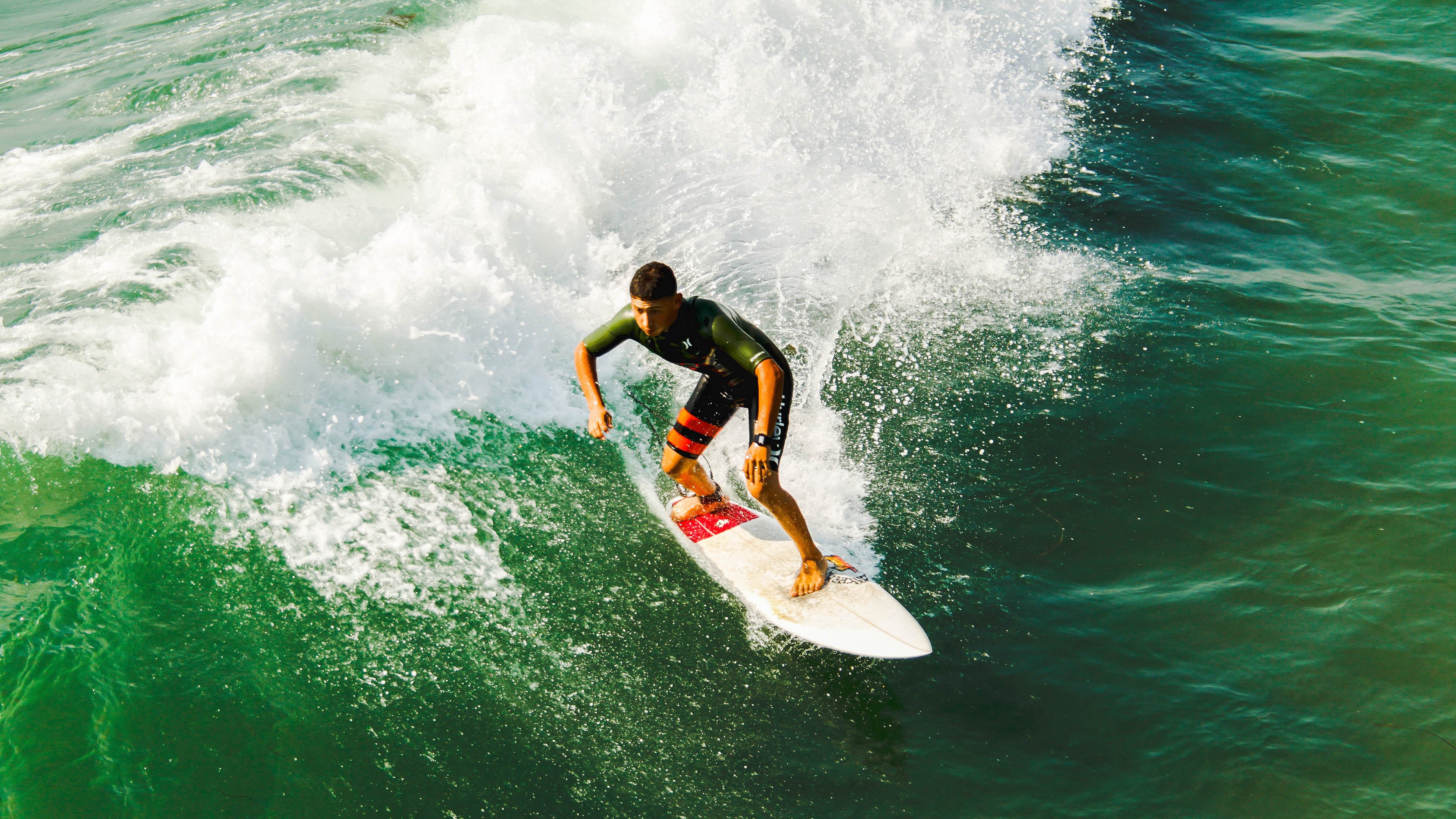 PG电子官网入口-北欧风暴压哨席卷！克瓦拉茨赫利亚教科书式表演助瑞典绝境重生