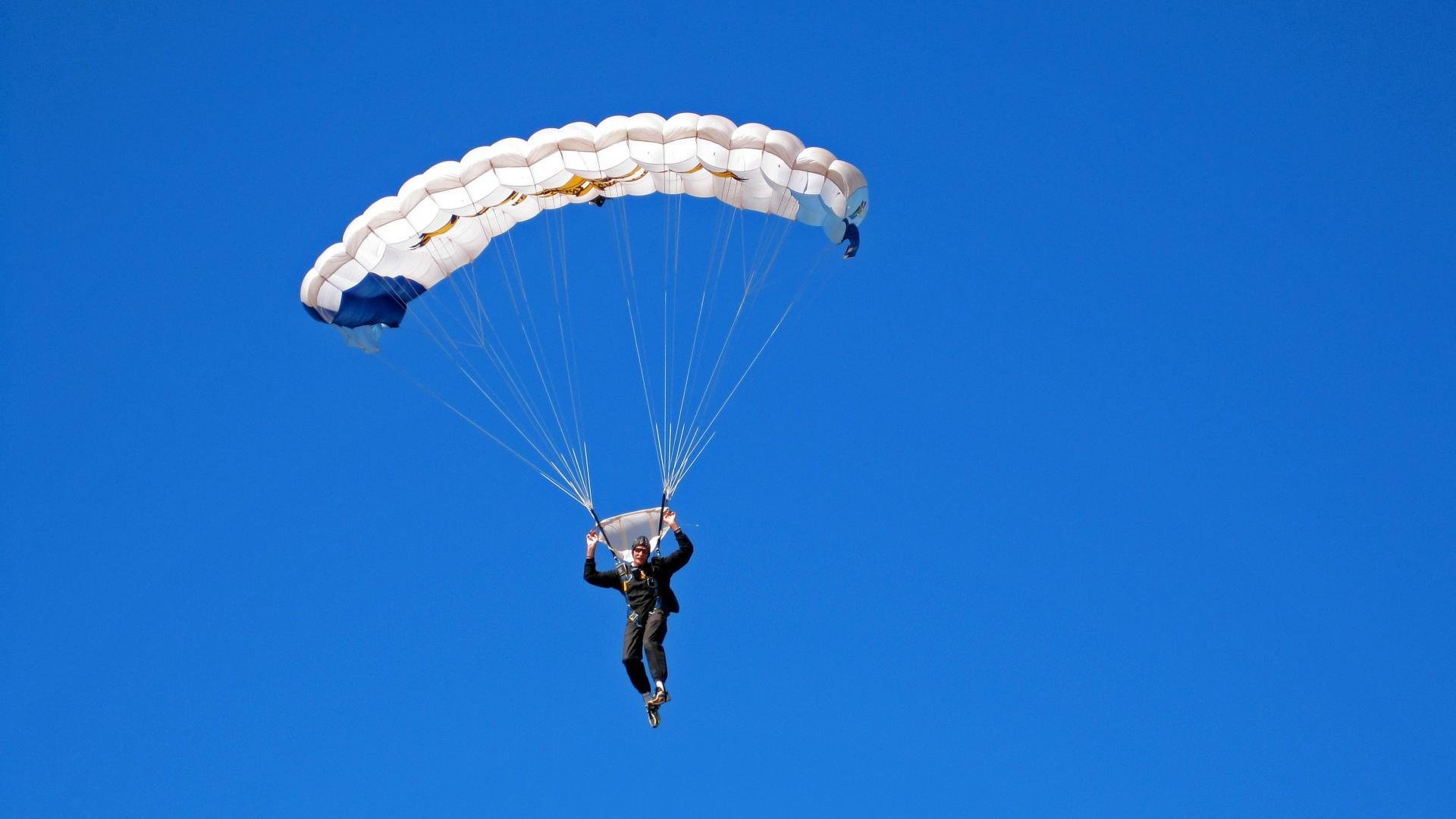 跨界竞技场，勇士铁血防守启示录与锡安欧冠半决赛的统治时刻